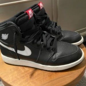 Jordan 1 Black and white